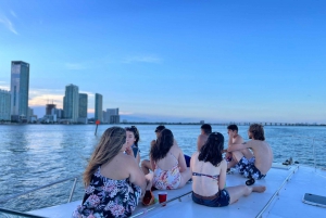 Miami Beach: Private Yacht Trip with Champagne