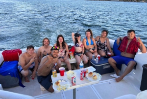Miami Beach: Private Yacht Trip with Champagne