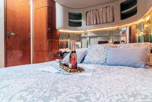 Miami Beach: Private Yacht Trip with Champagne