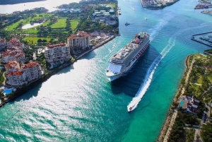 Miami Private Airplane Tour: South Beach, Islands, Skyline