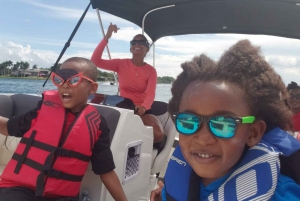 North Bay Village: Private 22-Foot Bayliner Charter