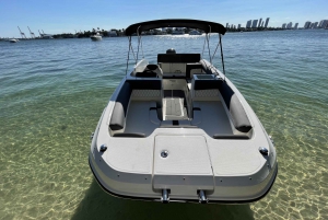 North Bay Village: Private 22-Foot Bayliner Charter