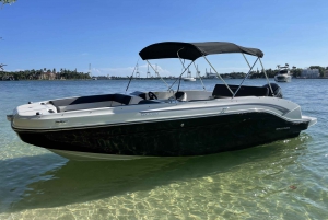 North Bay Village: Private 22-Foot Bayliner Charter