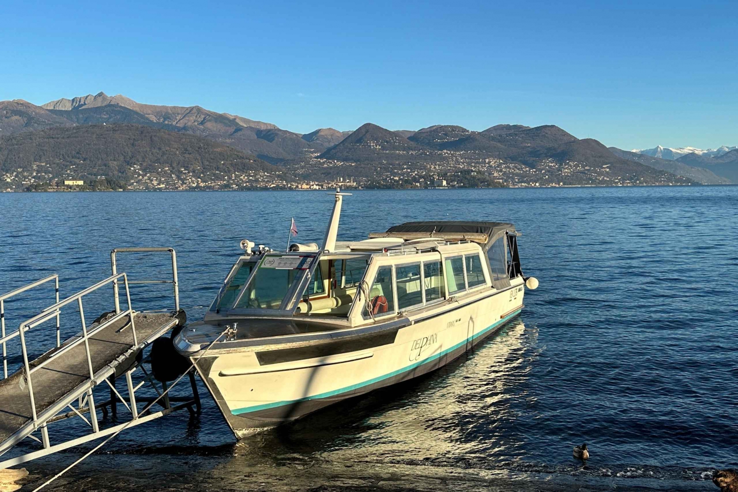 Milanosta: Maggiore-järvi ja Borromean saaret.