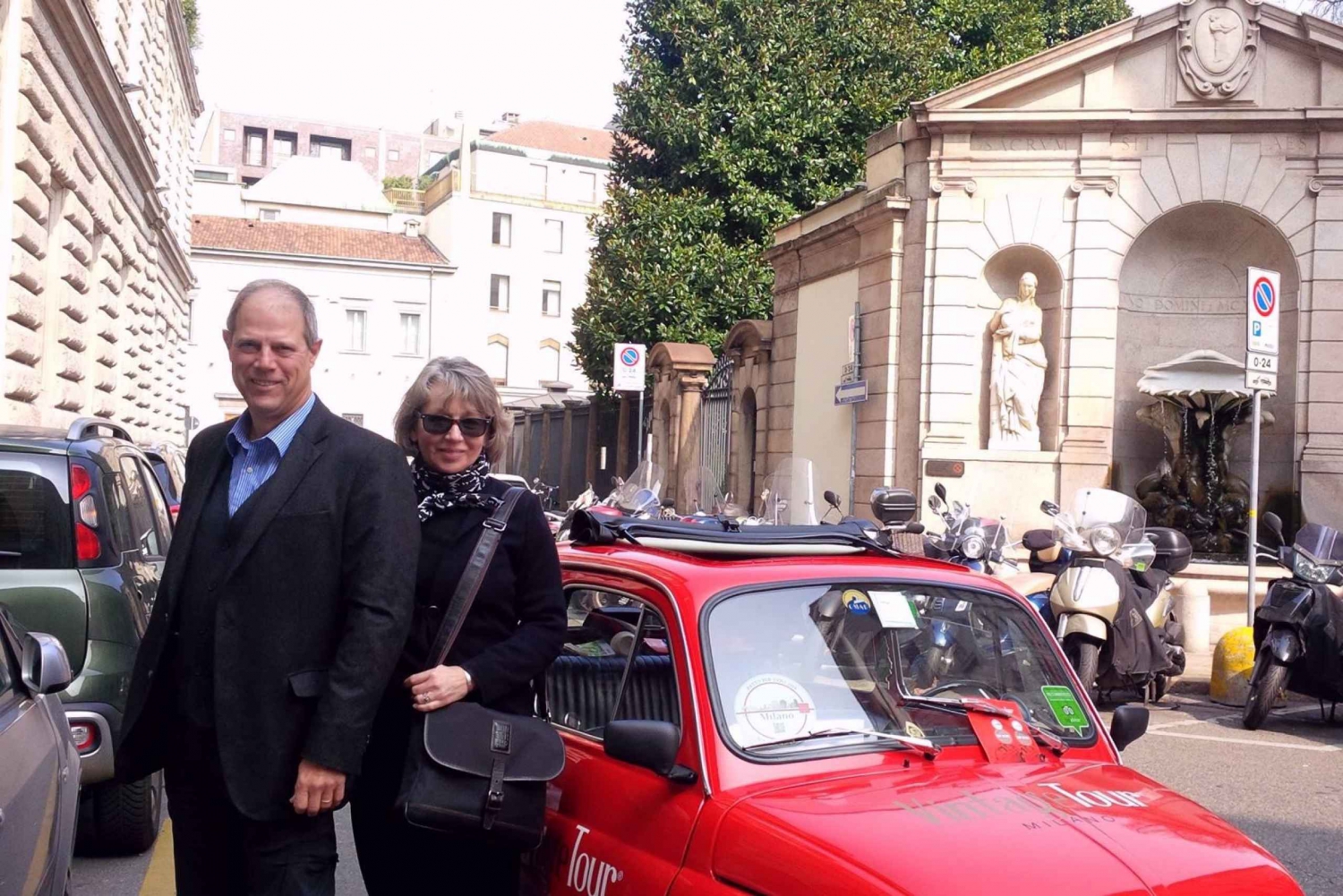 Milano: Tour veloce in Fiat 500 rossa d'epoca (30 minuti, senza fermate)