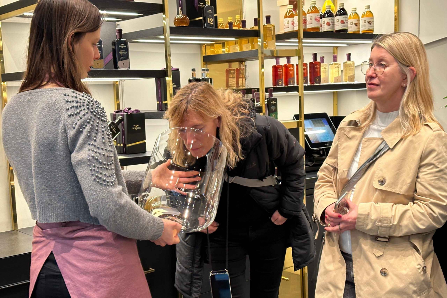 Milano: Gourmet Street Food Tour with Sightseeing and Tasting.