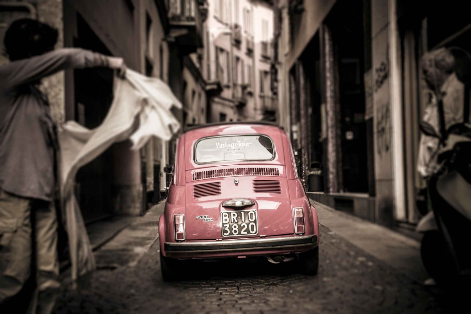 Milano: Grand Tour med Vintage Red Fiat 500 (4 Hs, 4 stopp)