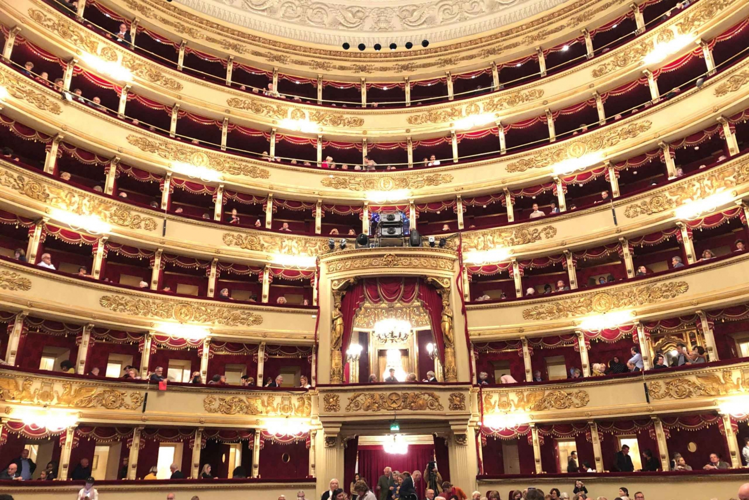 Milan: Skip-the-Line La Scala Theatre Museum Guided Tour