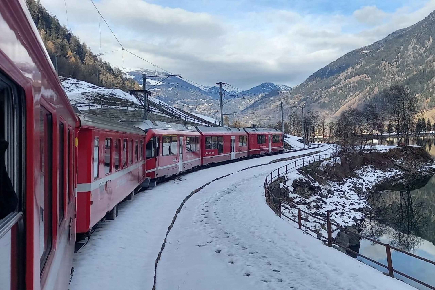 Von Mailand: Bernina-Express, Schweizer Alpen & St. Moritz – Tagestour
