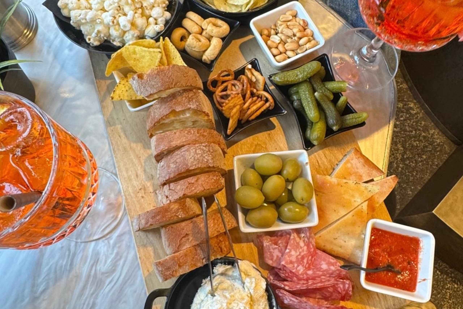 Milano: Privat piknik ved solnedgang med italiensk aperitivo