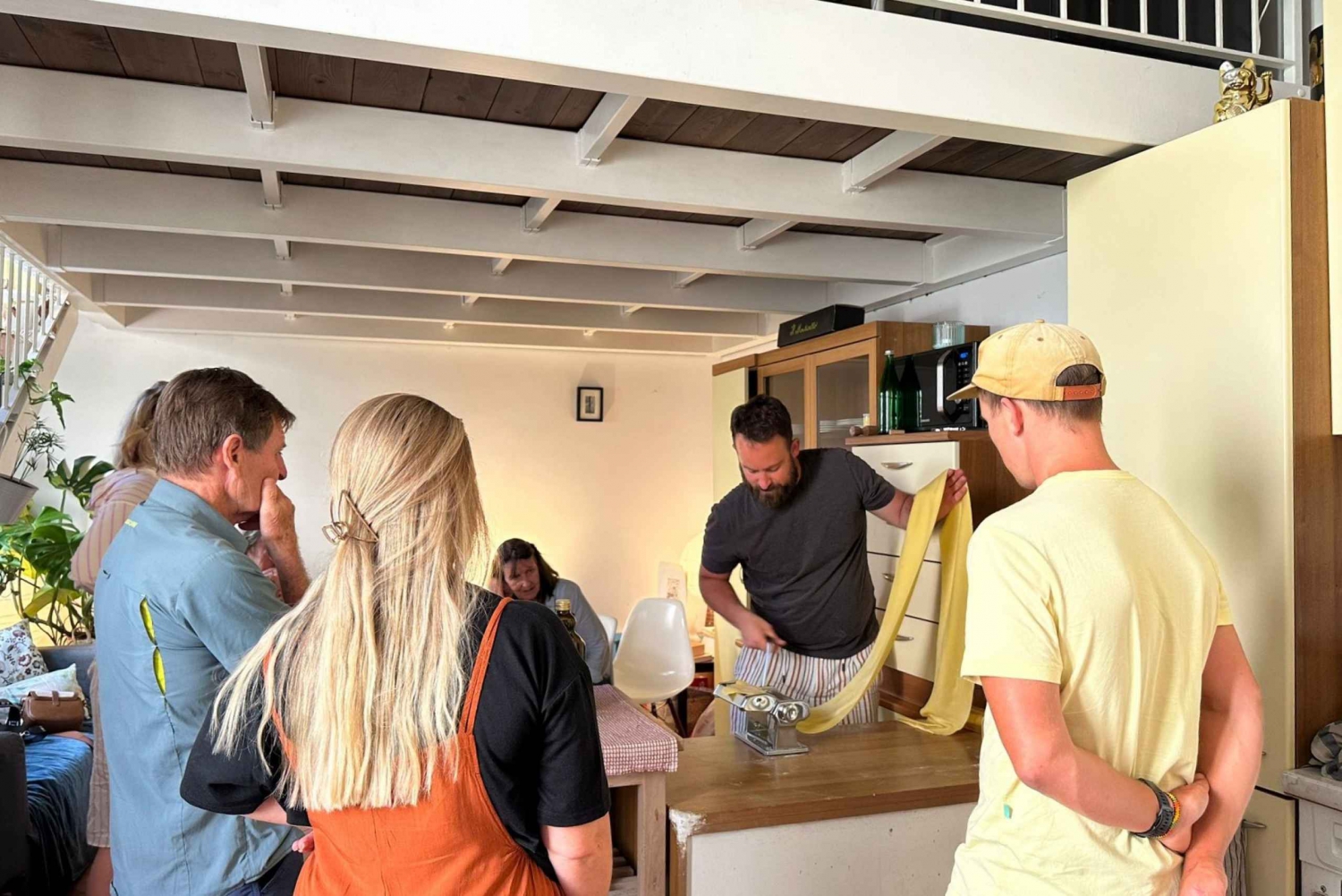 Milán: Clase de cocina de pasta y tiramisú con productos de primera calidad