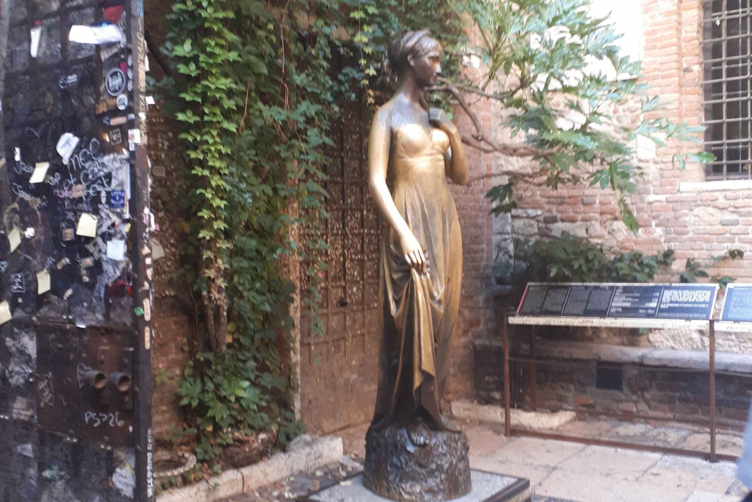 Visita di Verona e del Lago di Garda. Tour di un giorno da Milano.