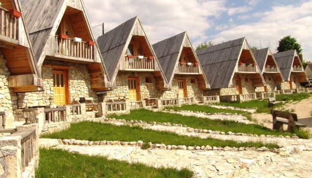 Eco Village Nevidio