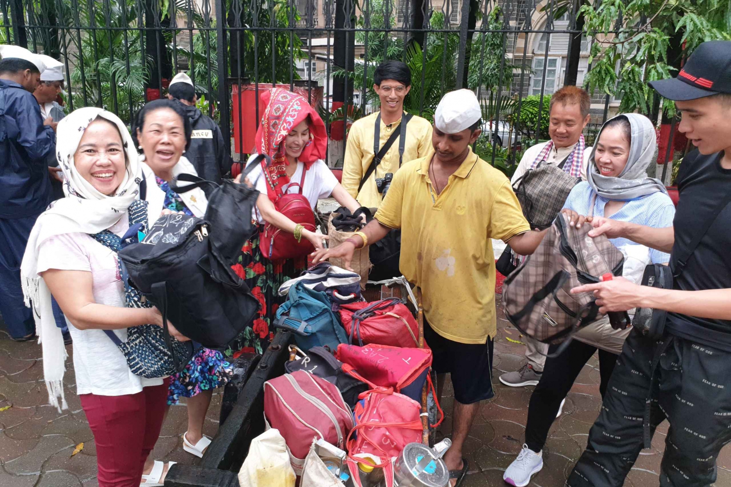 Мумбаи + Даббавалла + Трущобы + и Дхобигат тур с пикапом