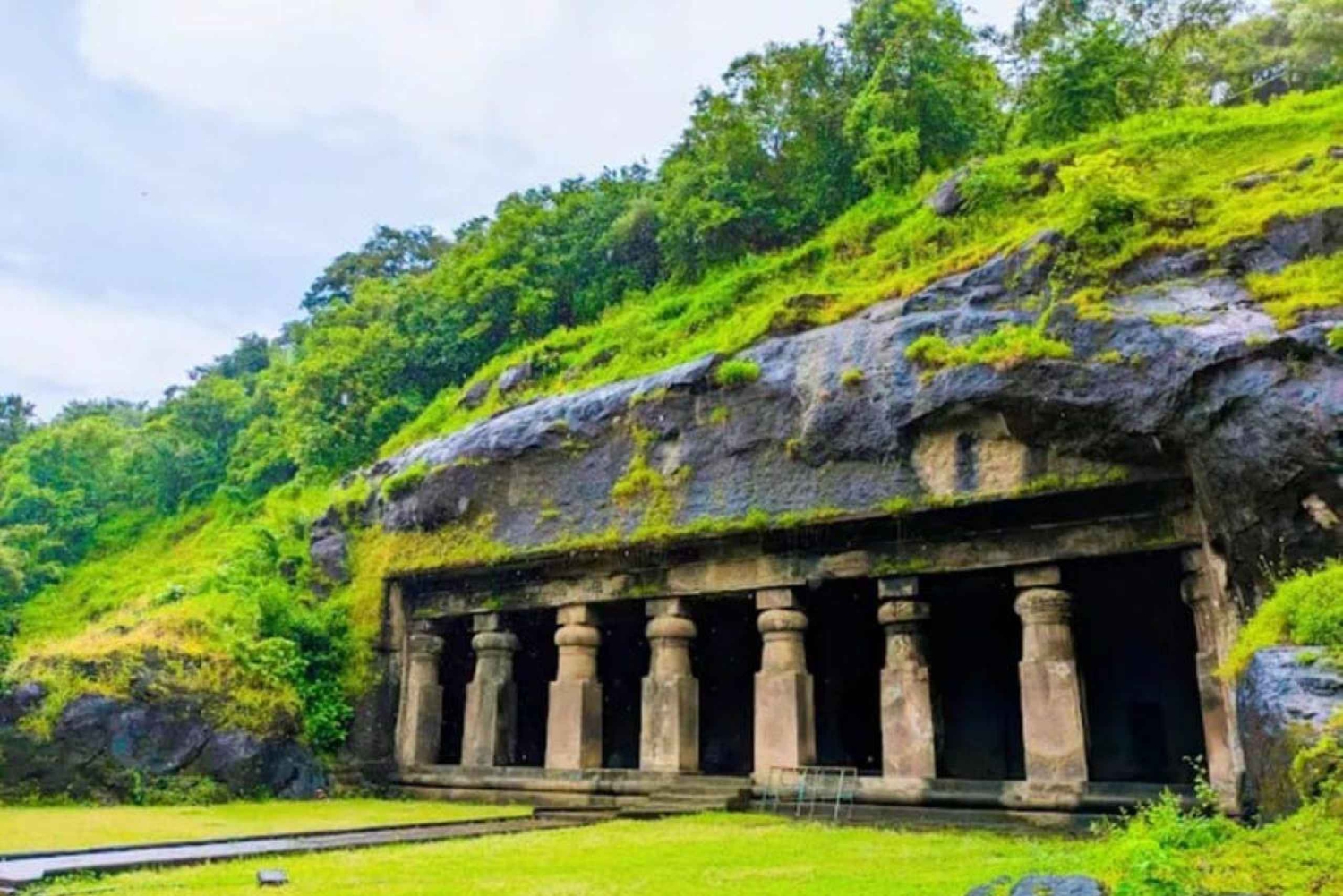 Mumbaj: Wycieczka z przewodnikiem do jaskiń Elephanta z promem i lunchem