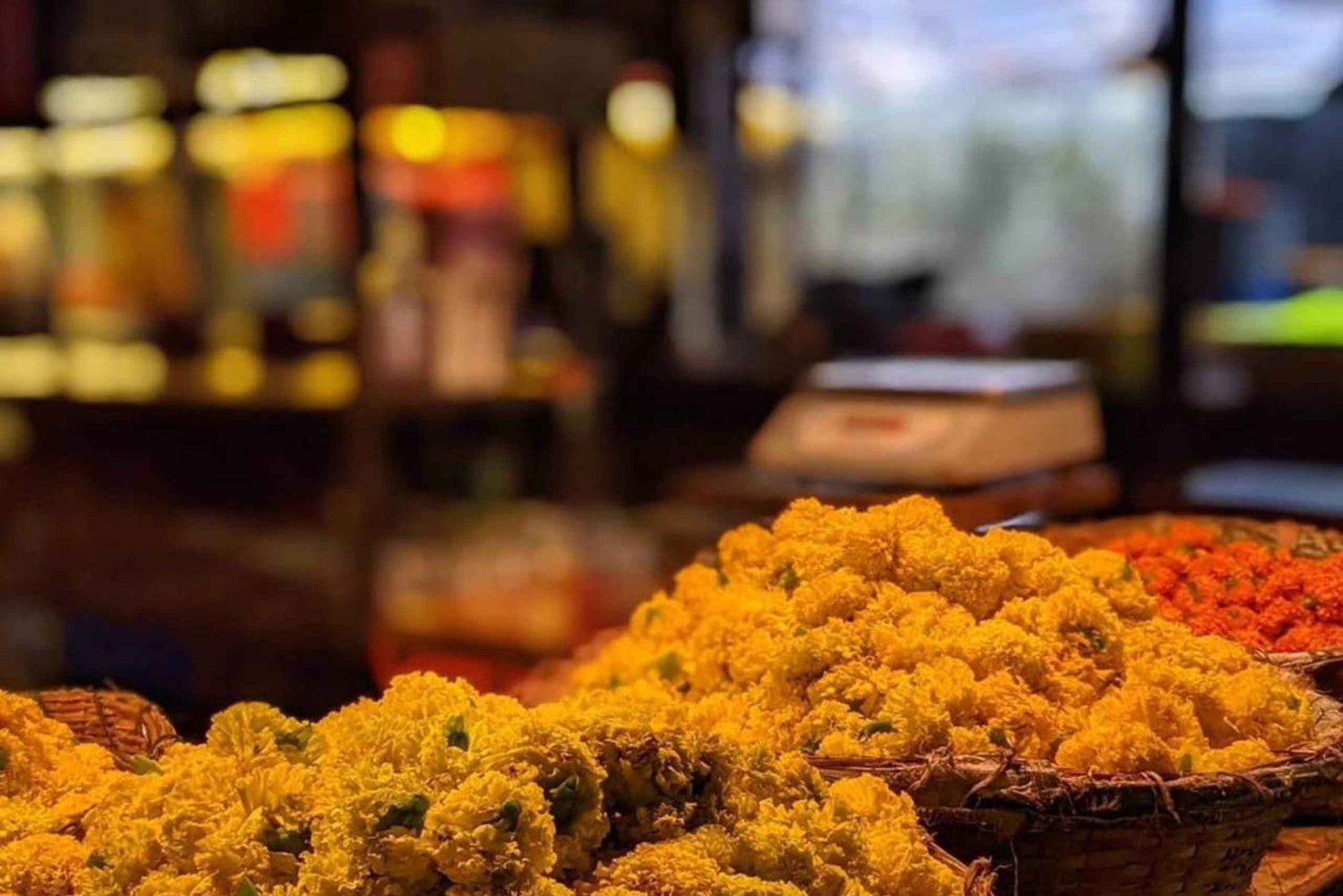 Пробуждение с Мумбаи: храм, рынки и поездка на поезде