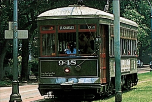 New Orleans: 2.5-Hour City & Cemetery Tour by Bus