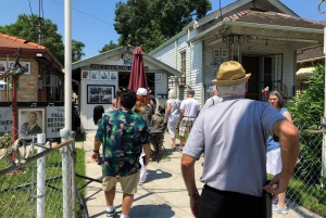 New Orleans: 2.5-Hour City & Cemetery Tour by Bus