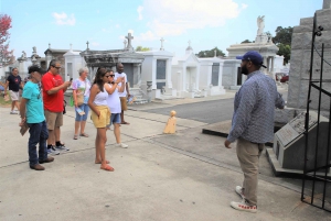 New Orleans: 2.5-Hour City & Cemetery Tour by Bus