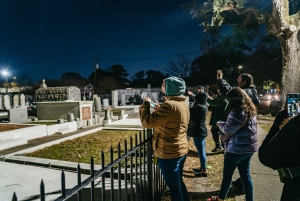 New Orleans: Cemetery Bus Tour At Dark with Exclusive Access