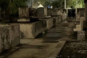New Orleans: Cemetery Bus Tour At Dark with Exclusive Access