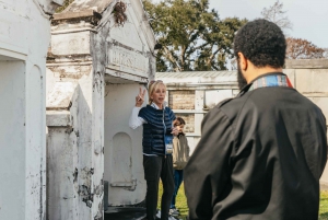 New Orleans: Guided City Sightseeing Tour by Bus