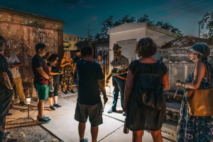 New Orleans: Walking Tour Inside St. Louis Cemetery No. 1