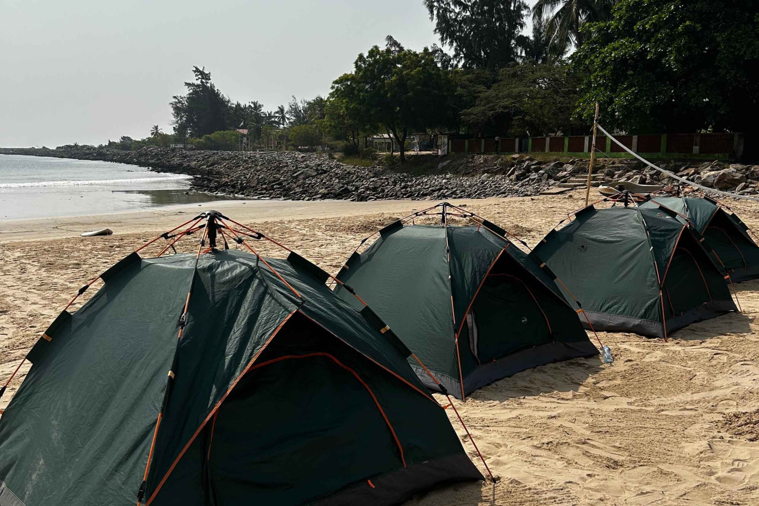 Lagos: Noche en la playa de Tarkwa Bay con clase de surf