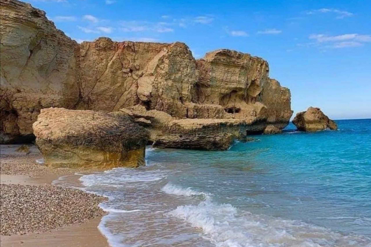 Explora el oeste de Salalah y nada en la playa caribeña de Fazayeh