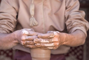 Замки, глина и культура: день в Низве и Бахле