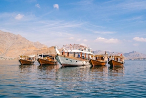 Transporte de Dubai para Khasab com cruzeiro de dhow de dia inteiro e almoço