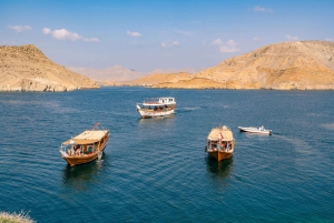 Transporte de Dubai para Khasab com cruzeiro de dhow de dia inteiro e almoço