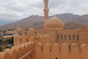 From Muscat: Nizwa & Al Hamra Guided Historical Tour