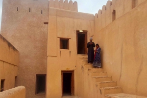 From Muscat: Nizwa & Al Hamra Guided Historical Tour