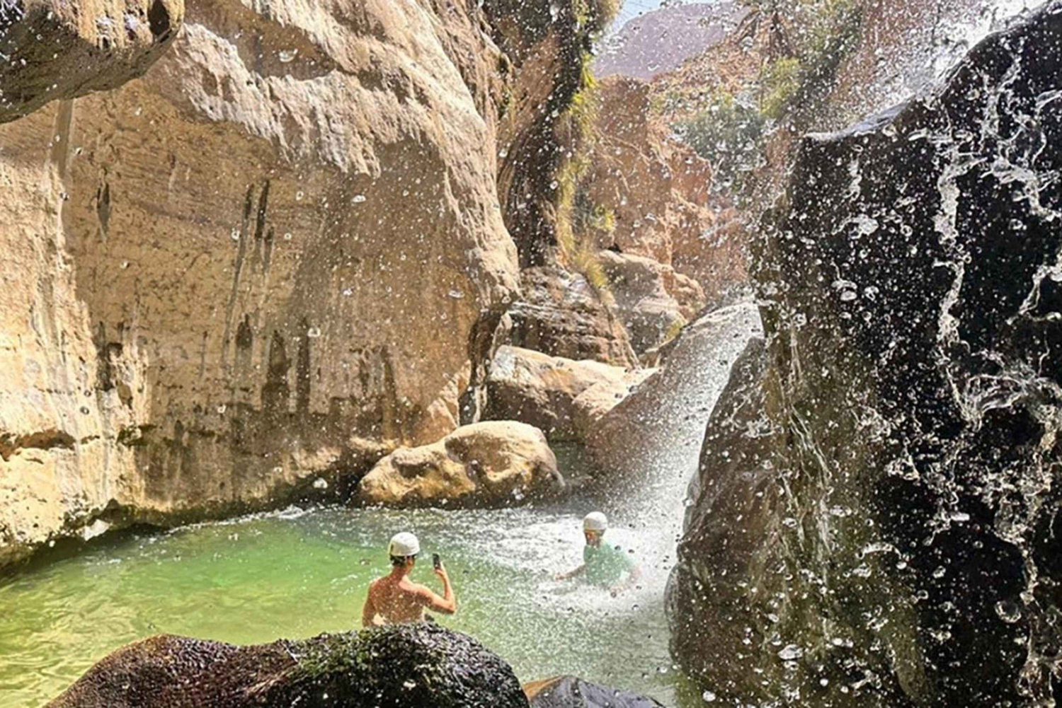 De Mascate: Viagem de um dia a Wadi Hawir com almoço