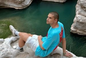 From Muscat: Wadi Shab & Bimmah Sinkhole Full-Day Tour