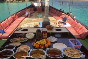 Khasab: Obserwowanie delfinów, nurkowanie ze sprzętem i lunch