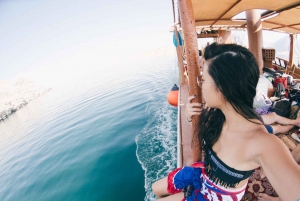 Khasab: Udendørs camping med guidet krydstogt i dhow