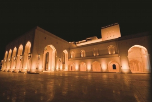 Muscat di notte con cena locale da Muscat