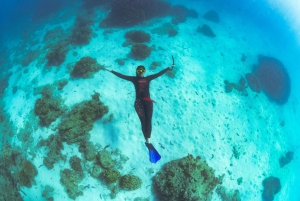 Maskat: Schnorcheltour zu den Daymaniyat-Inseln + BBQ-Mittagessen