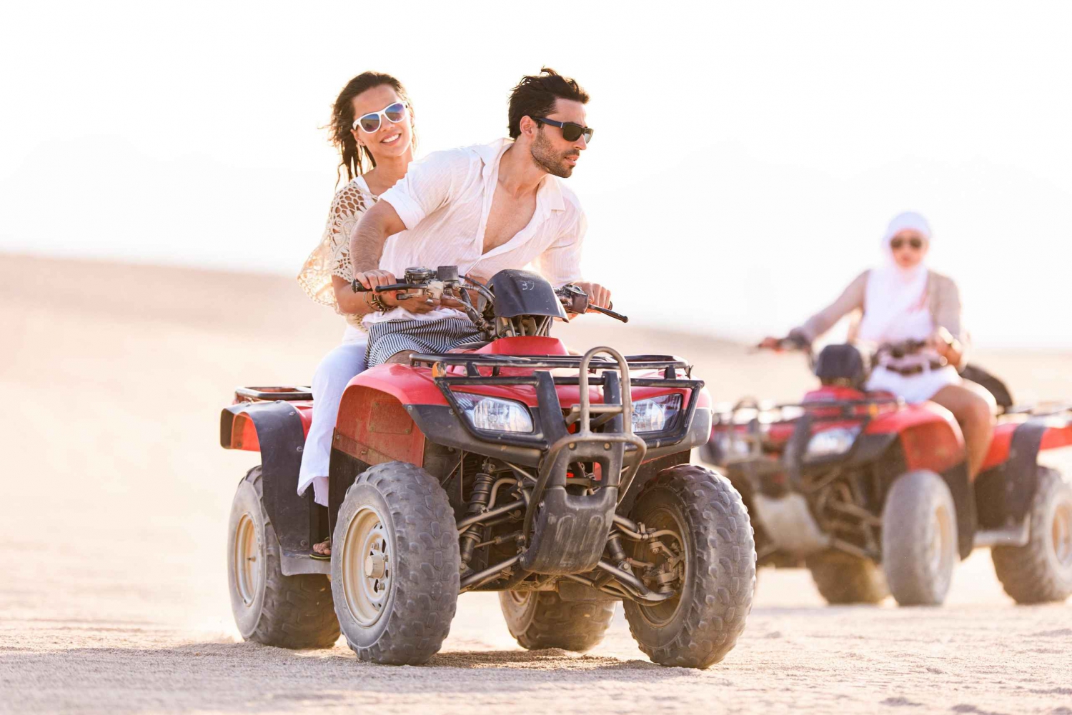 Muscat: Tour del deserto e del Wadi Bani Khalid con opzione Quad Bike