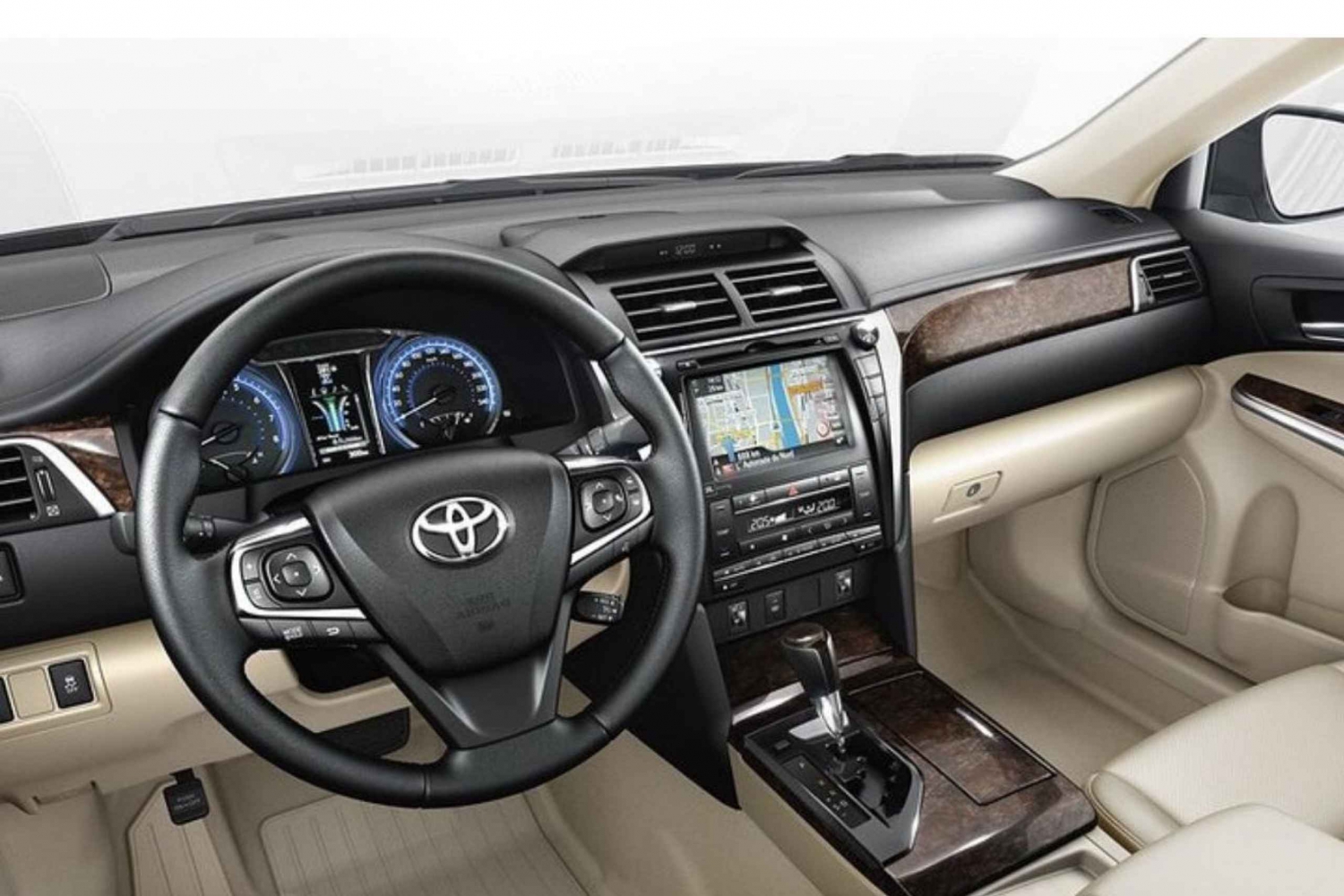 Muscat: noleggio auto e autista per un giorno intero a Muscat CityTerritory