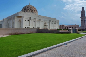 Маскат: частный тур по городу на целый день на роскошном автомобиле с гидом