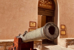 Amouage & Nizwa Full-Day Tour: Fort, Souq & Barakat Al Mouz