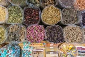 Muscat: Nizwa-fortet og den gamle landsbyen Al Hamra – heldagstur