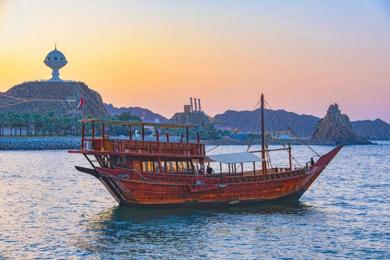 Muscat: Omansk dhow-kyst- og solnedgangscruise
