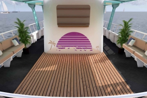 Маскат: круиз на традиционной оманской лодке дау на закате