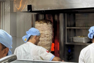 Mascate: tour dello shawarma con guida locale e pick-up
