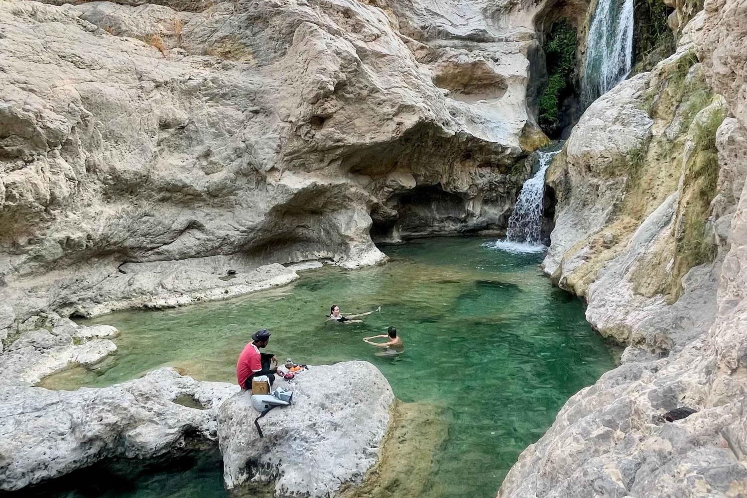 Mascate: passeio de um dia a Wadi Mibam, Sur e Bimmah Sinkhole