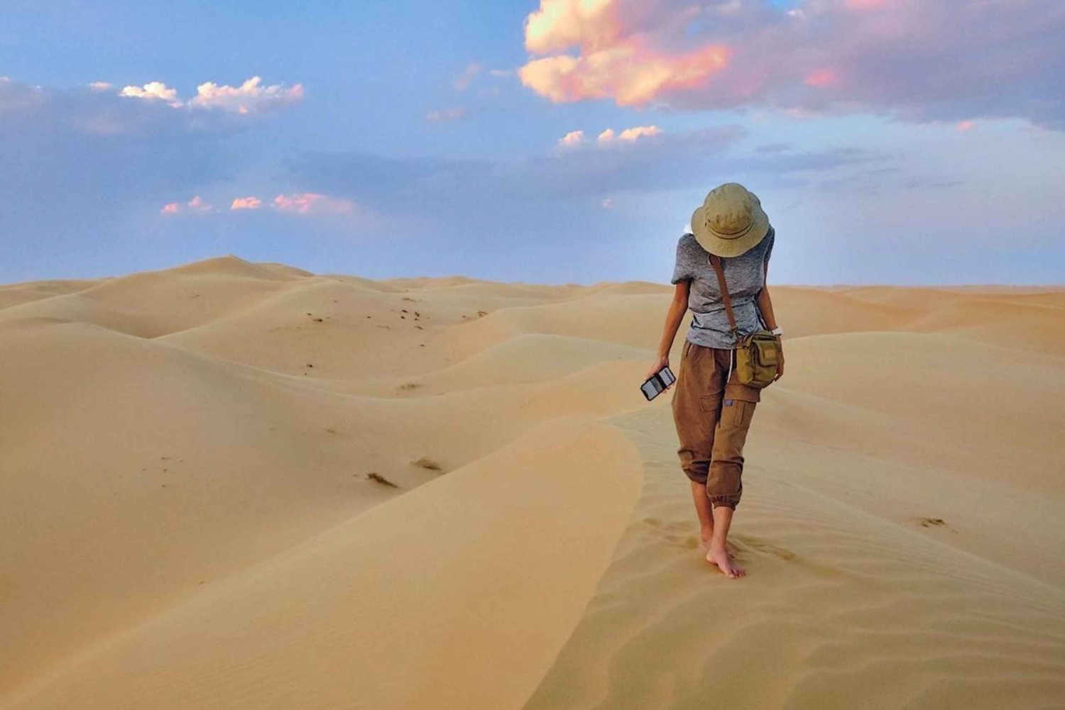 Mascate: excursão de 1 dia a Wahiba Sands e Wadi Bani Khalid + almoço